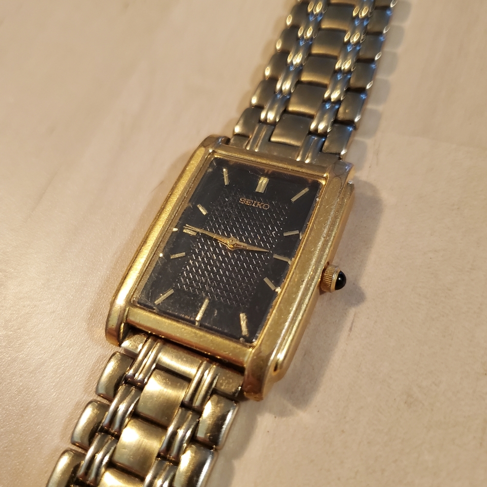 Seiko Watch V701-5E49
